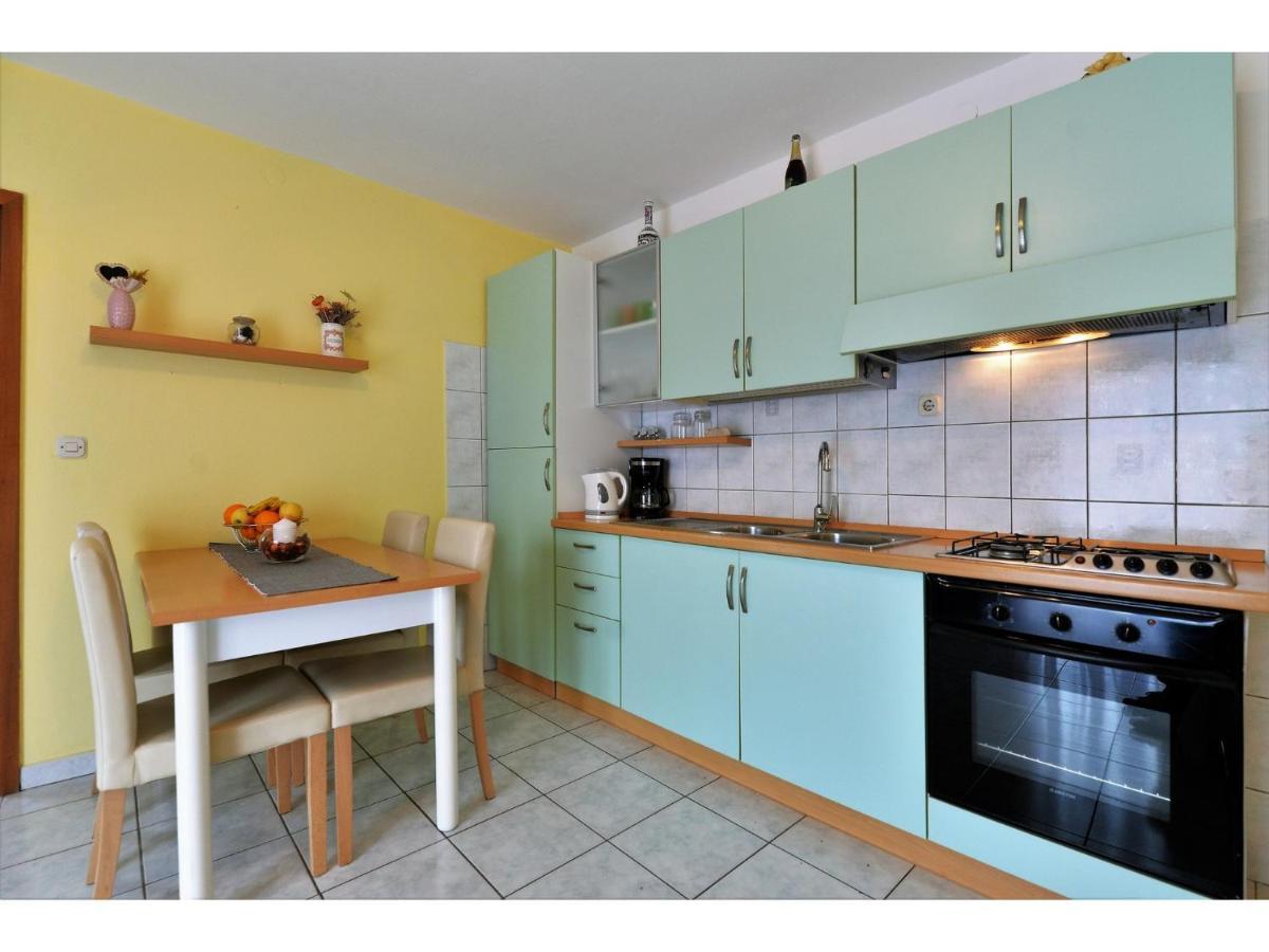 Apartments Kostelic Murter Eksteriør billede